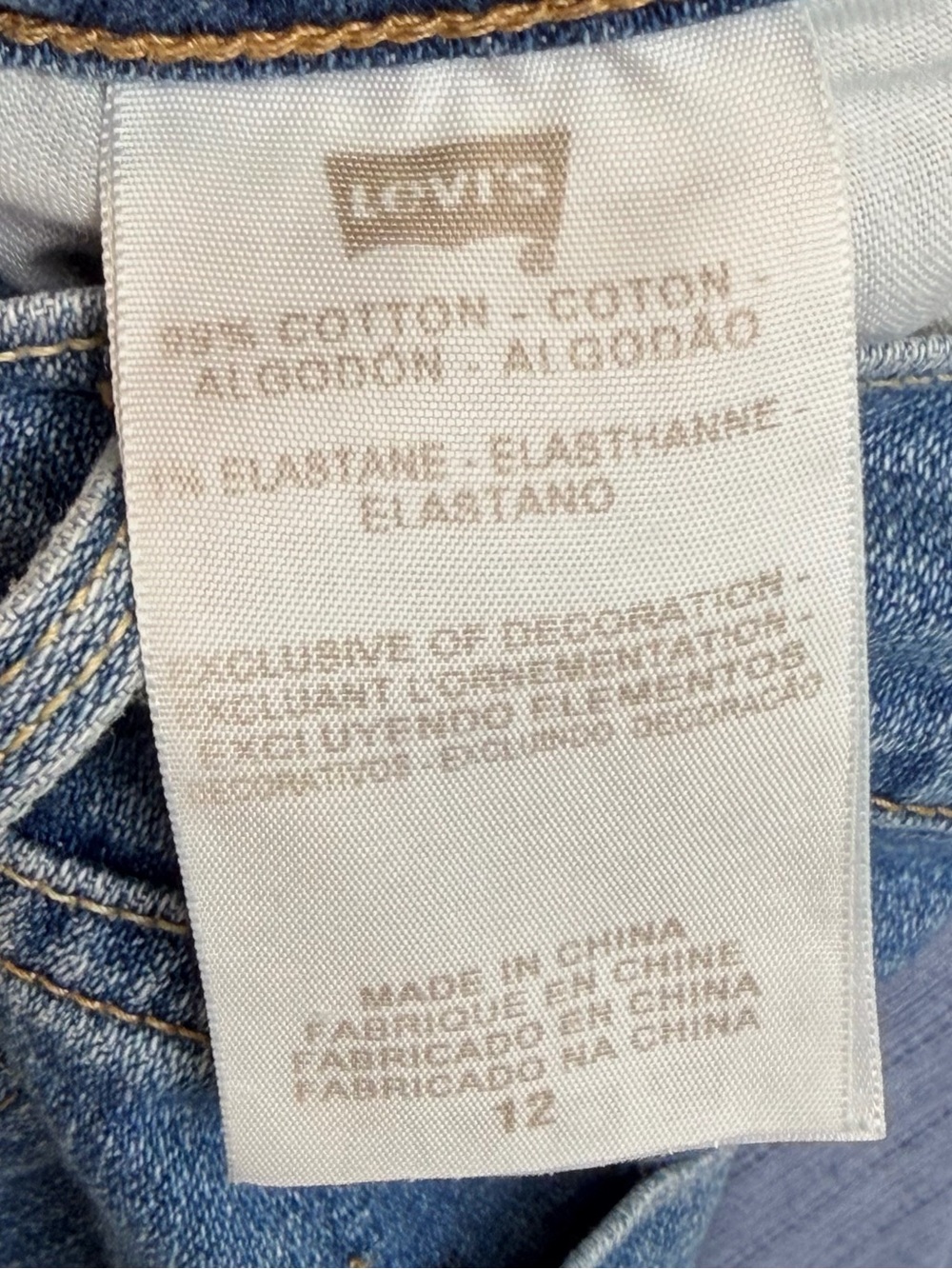 Levi's | Y2K Mid-High Rise Med Blue Wash Quality Denim Stretch Jean Shorts - Picture 11 of 13